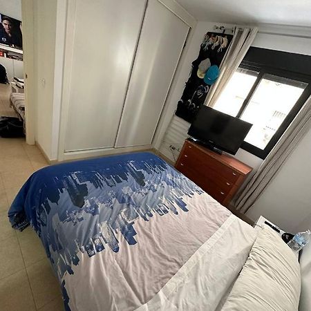 Apartment A / A 4Pax Near The Beach มาลากา ภายนอก รูปภาพ